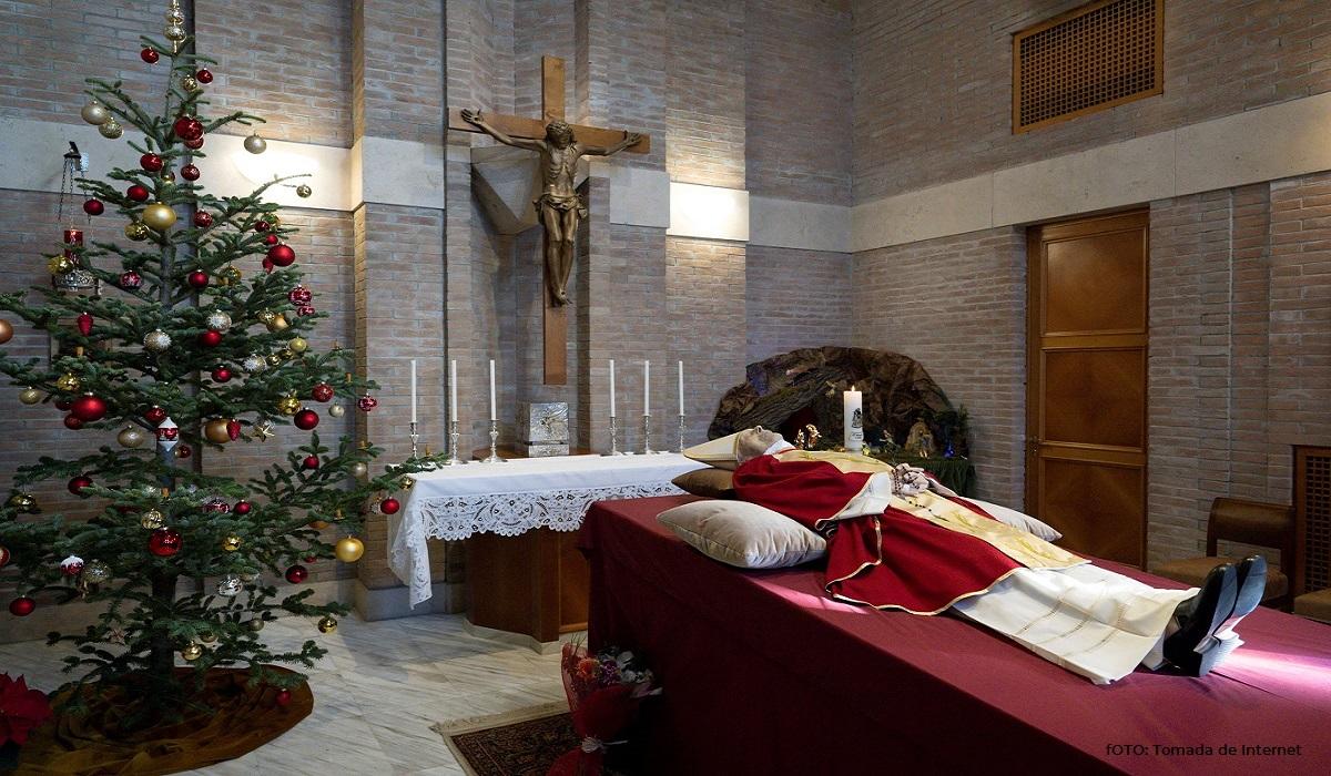 El Arzobispo Azpiroz Costa presidirá misa en memoria de Benedicto XVI