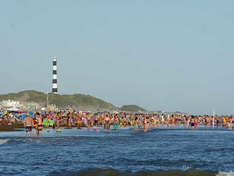 Trybuchowicz: “Podemos decir que ha comenzado el verano a pleno en nuestras playas”