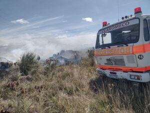 Vuelco e incendio cerca de Claromecó