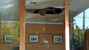 Moreno y Sebastián Costa: Colapsó caño de agua e inundó parte del edificio (videos)