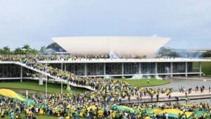 Brasil: Lula decreta intervención federal en Brasilia: hay 30 detenidos