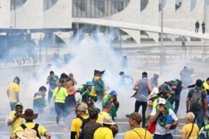 Brasil: Lula decreta intervención federal en Brasilia: hay 30 detenidos