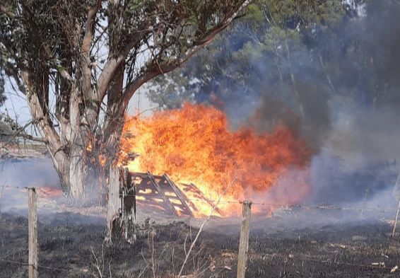 Bomberos Voluntarios combatieron incendio en una quinta