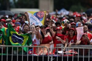 Emocionado, Lula juró como presidente de Brasil: “Fue la Democracia la gran victoriosa”