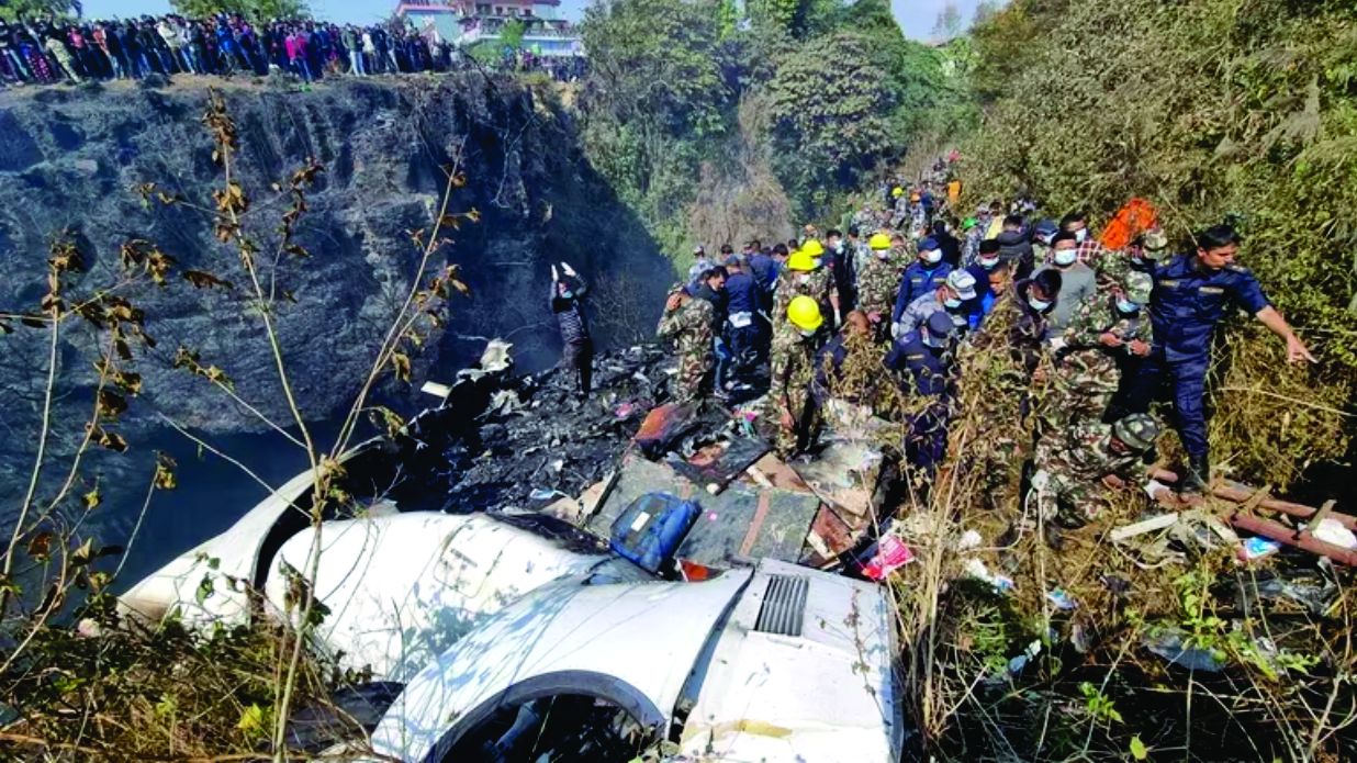 Un avión con 72 personas a bordo se estrelló en Nepal: hay al menos 67 muertos