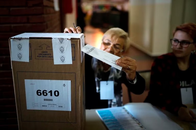 Elecciones 2023: la provincia de Buenos Aires habilitó las consultas para el padrón de extranjeros