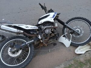 Choque en Avenida Ameghino al 400: motociclista al hospital