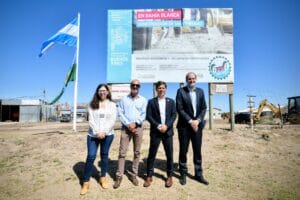Bahía Blanca: Kicillof suscribió convenio para obras de infraestructura social básica