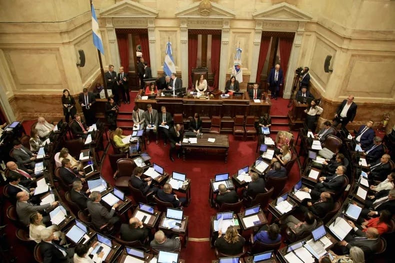 Duro revés para Javier Milei: el Senado rechazó el mega DNU y ahora pasa a Diputados