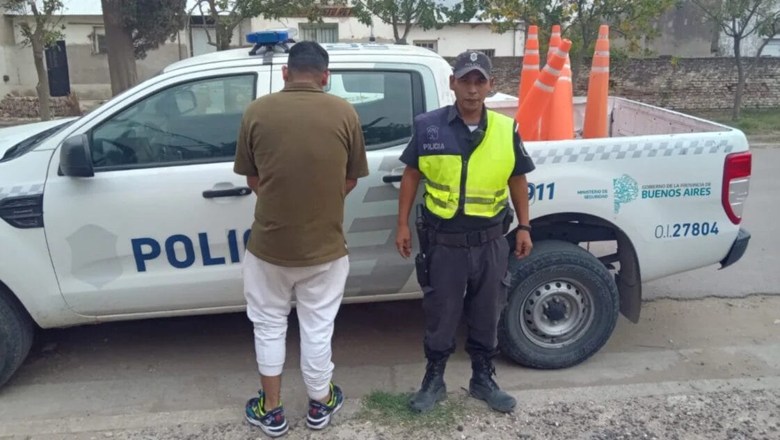 Bahía Blanca: Iba con auto robado, licencia trucha, droga y tenía pedido de captura