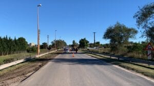 Reparación superficial de la ruta 228 en el paso a nivel urbano (video)