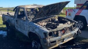 El fuego devoró una camioneta: pérdidas totales