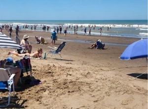 (video) La playa de Claromecó, a pleno este domingo