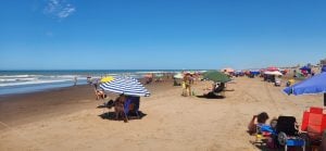 (video) La playa de Claromecó, a pleno este domingo