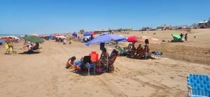 (video) La playa de Claromecó, a pleno este domingo