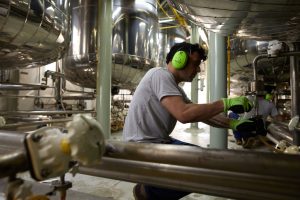 Rizobacter produce el 100% de sus biológicos con energía renovable de YPF Luz