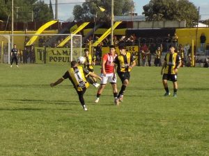 Fútbol de Primera: Huracán Ciclista único puntero del Apertura