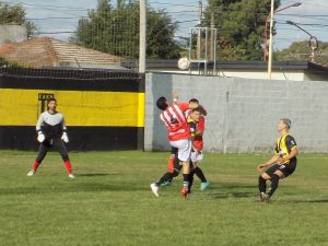 Fútbol de Primera: Huracán Ciclista único puntero del Apertura