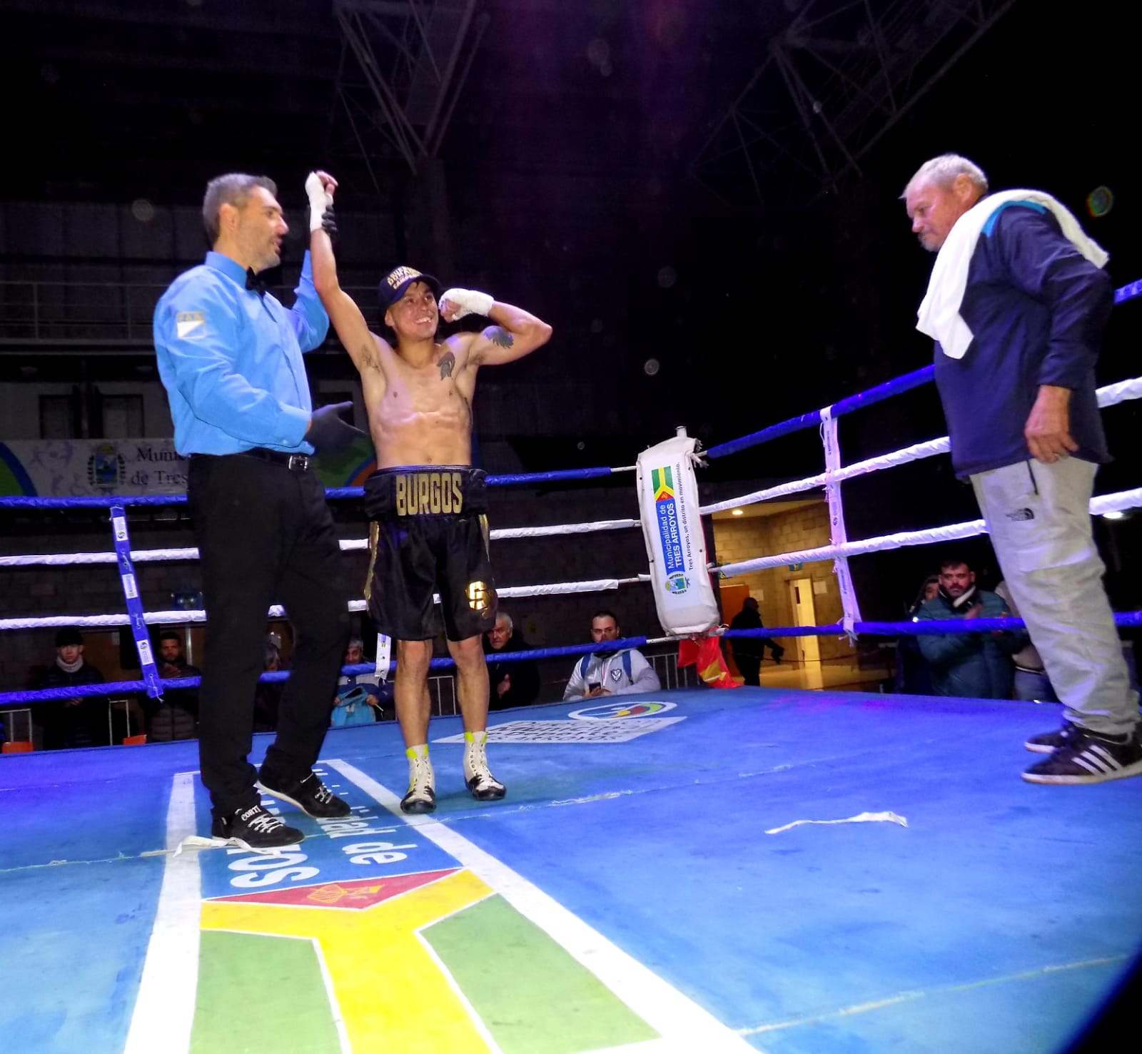 Boxeo: Ganó Jesús Burgos