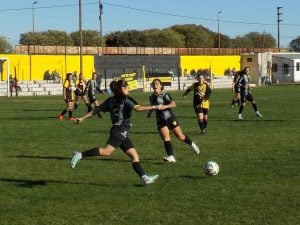 Fútbol Femenino: Huracán único puntero del Apertura