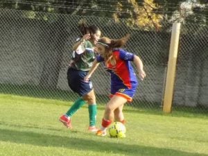 Fútbol femenino: Huracán, único líder del Apertura