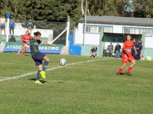 Fútbol femenino: Ganaron Colegiales, El Nacional, Argentino y Garmense