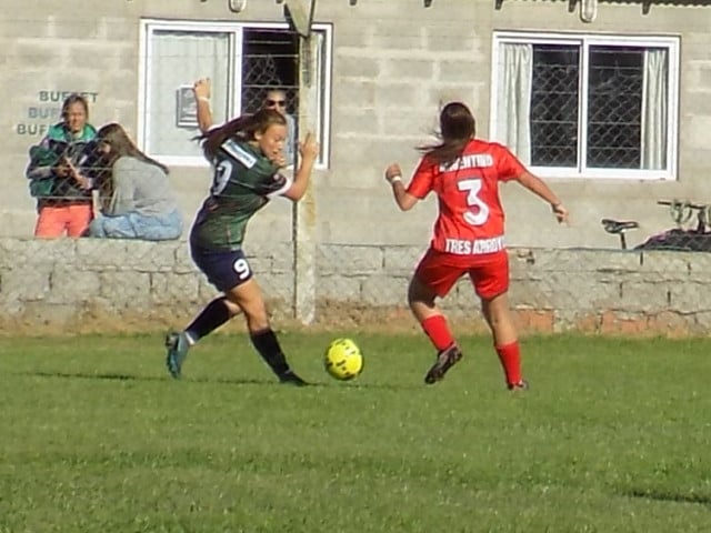 Fútbol femenino: Ganaron Colegiales, El Nacional, Argentino y Garmense