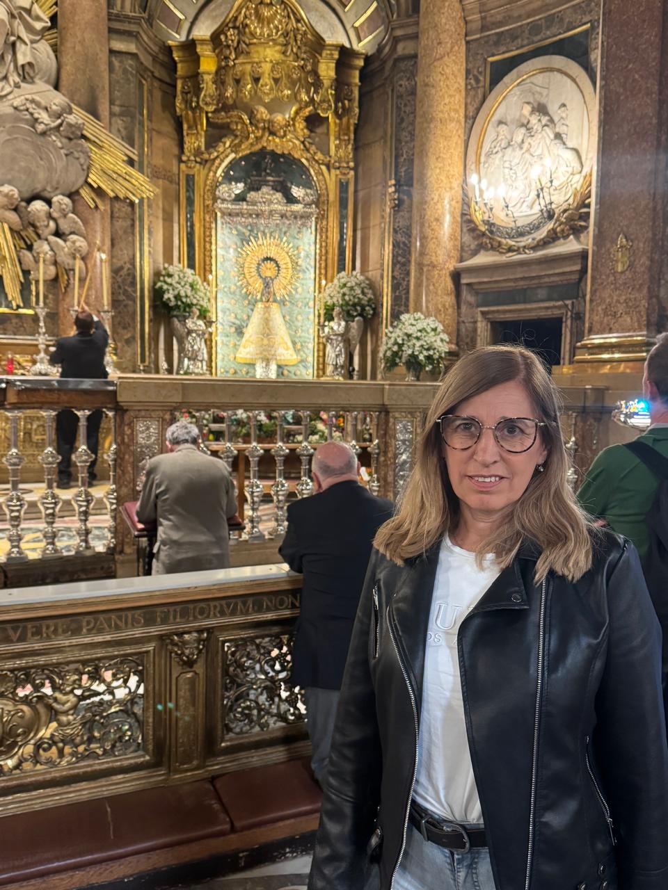 Susana Fernández, presidenta del Club Español, en la Basílica del Pilar en Zaragoza