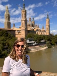 Susana Fernández, presidenta del Club Español, en la Basílica del Pilar en Zaragoza