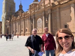 Susana Fernández, presidenta del Club Español, en la Basílica del Pilar en Zaragoza