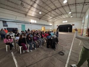 Bonaerenses: Continúan charlas informativas en establecimientos educativos del distrito
