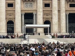 LU 24 participó de la primera Audiencia General de León XIV (videos)