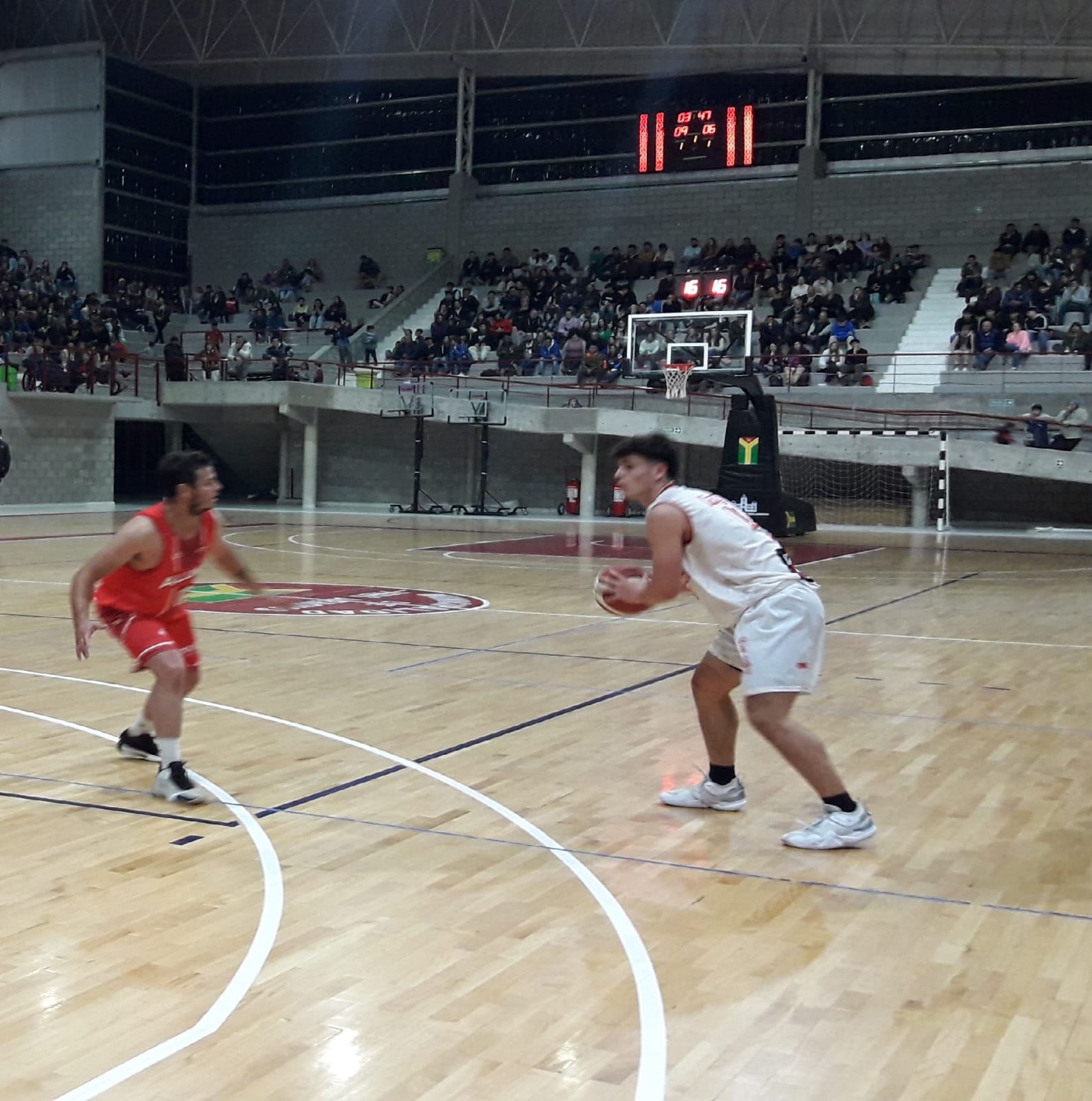 Básquet: Huracán ganó en el inicio de la séptima fecha