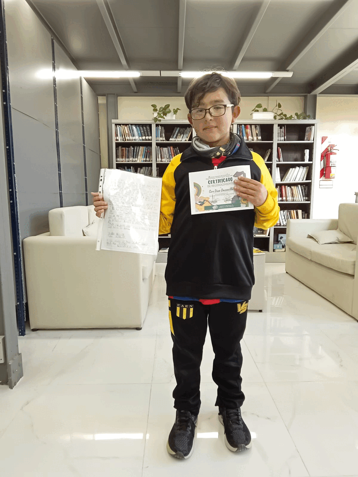 Ganadores de los concursos de Dibujo y Cuento en la Cacuri