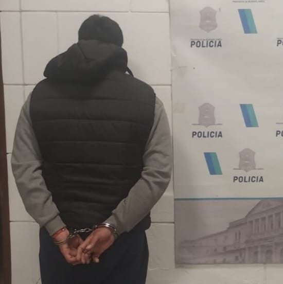 Preso por golpear a su pareja con el casco reglamentario para circular en moto