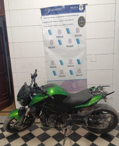 Aprehendido por encubrimiento. Iba en moto robada
