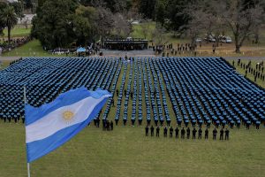 2736 Cadetes de la policía provincial juraron fidelidad a la bandera nacional