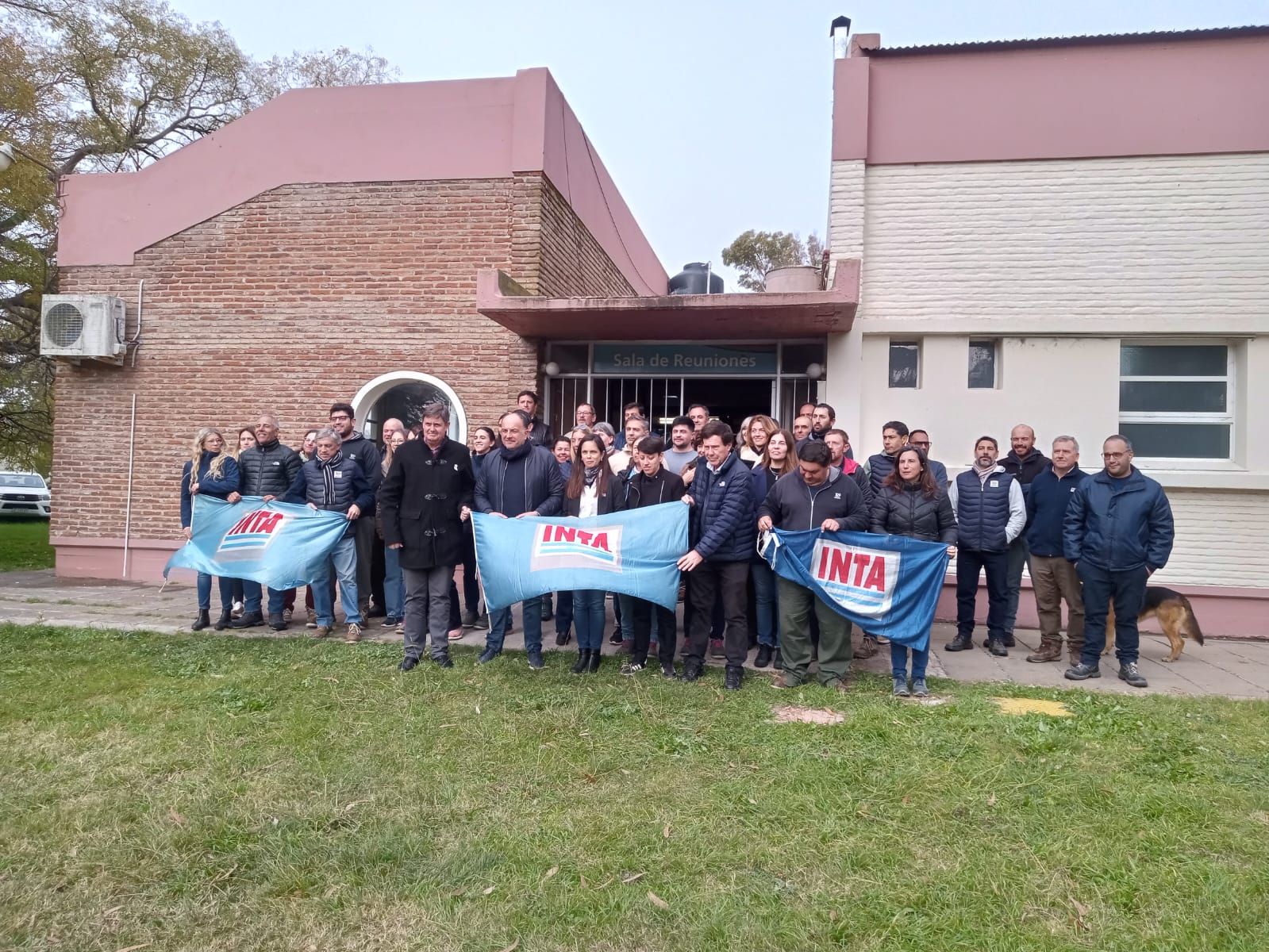 Intendentes de la región apoyaron el reclamo del INTA y la Chacra de Barrow