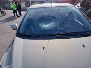 Chocaron moto y auto en Pedro N. Carrera y Saavedra