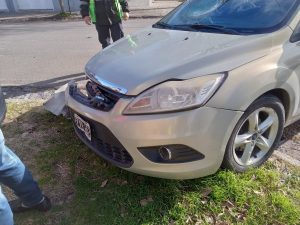 Chocaron moto y auto en Pedro N. Carrera y Saavedra