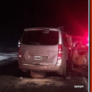 Choque en Ruta 51: murió el conductor de una combi, una mujer grave