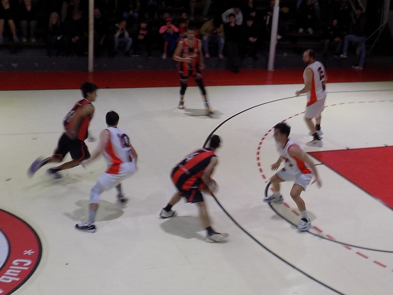 Básquet: Triunfos de Huracán, Costa Sud y Alumni por la 8ª fecha del Apertura