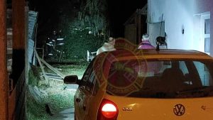 Claromecó: Bomberos evitan propagación de un incendio a una vivienda lindera