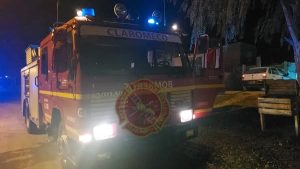 Claromecó: Bomberos evitan propagación de un incendio a una vivienda lindera