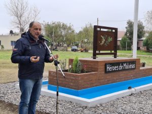 Inauguración de monumento en Reta: Esta conmemoración le da identidad a la plaza y a la localidad