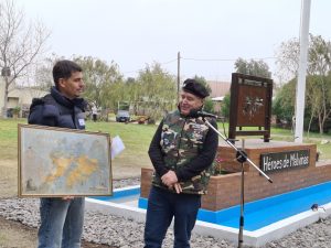 Inauguración de monumento en Reta: Esta conmemoración le da identidad a la plaza y a la localidad