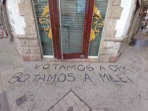 Denuncian vandalismo en locales de La Libertad Avanza en Tigre y Mar del Plata