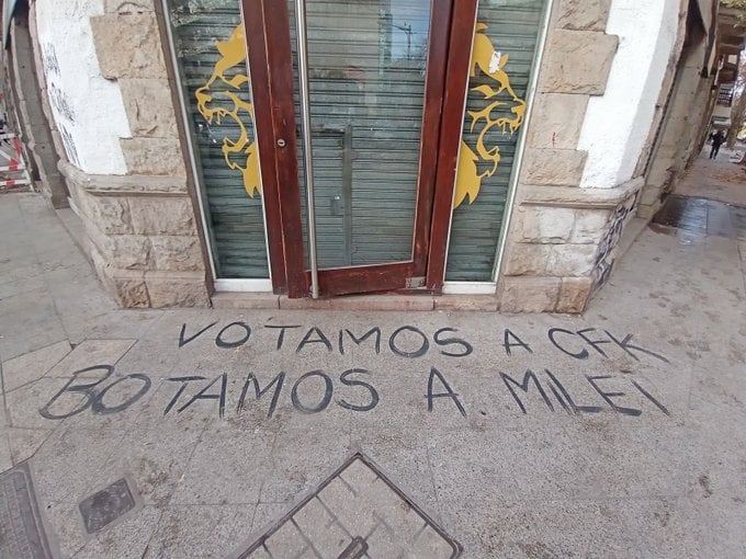 Denuncian vandalismo en locales de La Libertad Avanza en Tigre y Mar del Plata