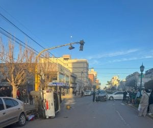 Istilart y Moreno: Choque y vuelco. No hubo heridos