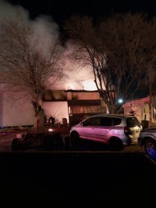 Voraz incendio consumió taller mecánico (video y audio)